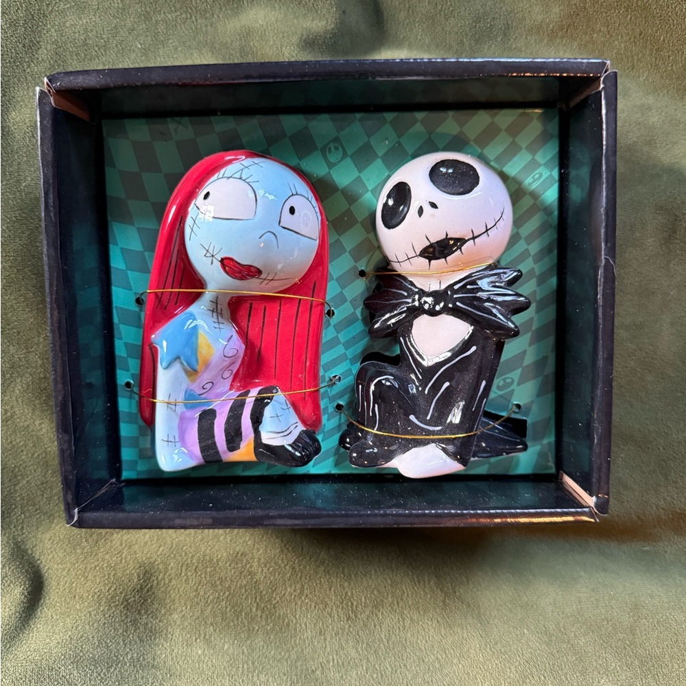 Disney Black Nightmare Before Christmas Salt & Pepper Shakers